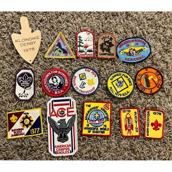 Vintage Boy Account Lot 1950-1970's 130+ Patches, Pins, Buckle, Scarf Clip - Picture 4 of 10